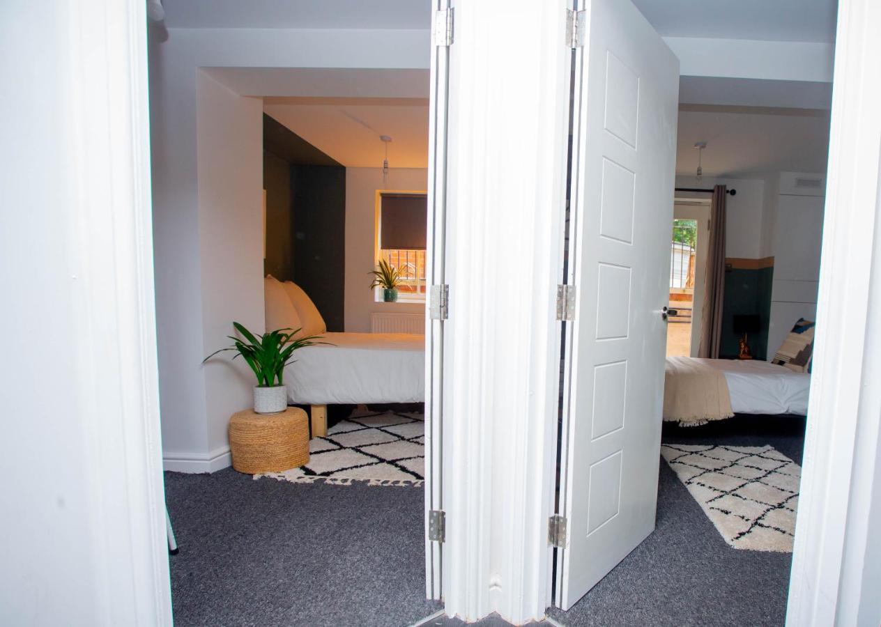 Nest Easy - Derngate Basement Apartment Northampton Exterior foto